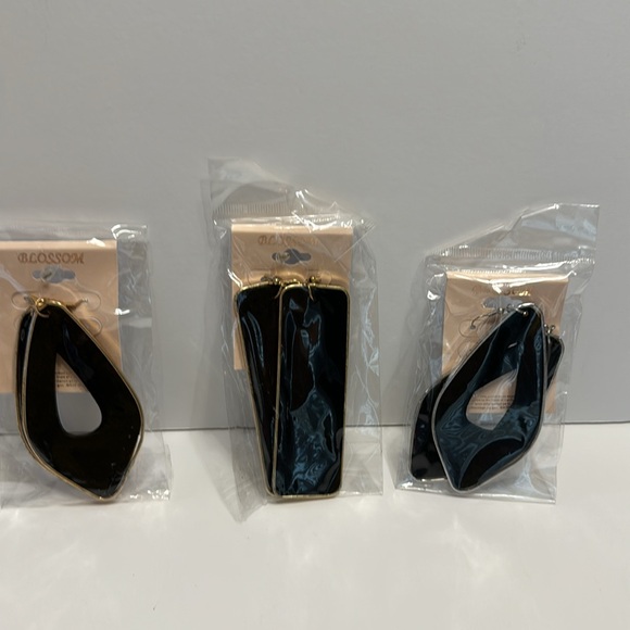 Blossom (Set of 3) Black Earrings Two Gold trim & one silver trim New in Package - Picture 9 of 16